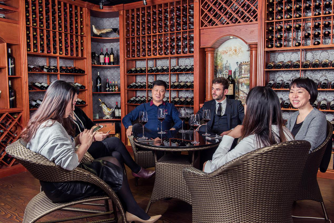 藍(lán)菲紅酒銷(xiāo)量暴漲，法酒莊訪(fǎng)華進(jìn)一步加深戰(zhàn)略合作